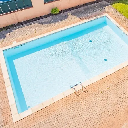 Smiling - Italian Homing